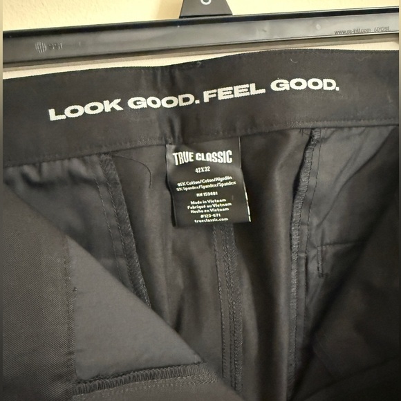 True Classic Black Straight Twill Chino Size 42X32 - Picture 3 of 3